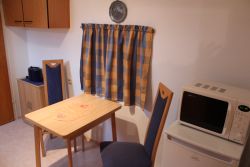 Bochum Ferienwohnung Klinger: Esstisch