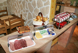 Magdeburg Pension Rothenseer - Hof: Büfett