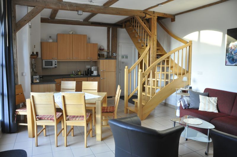 Altdorf b. Nürnberg Ferienwohnung Eismannsberg: Wohnzimmer, Blick zur Küche