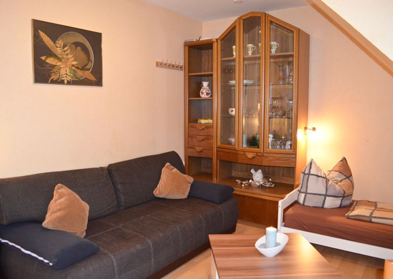 Dietenhofen Ferienwohnung Schroll: Wohnzimmer mit zusätzlichen Bett